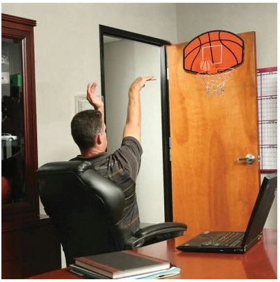 MINI BASKETBALOVÁ HRA KOMPLETNÁ SADA 2V1 TABUĽKA NA ZÁVES LOPTIČKY