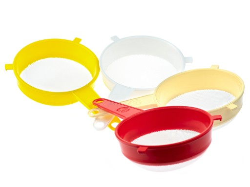 Plastové kuchynské sitko, cedník, 16 cm, mix farieb