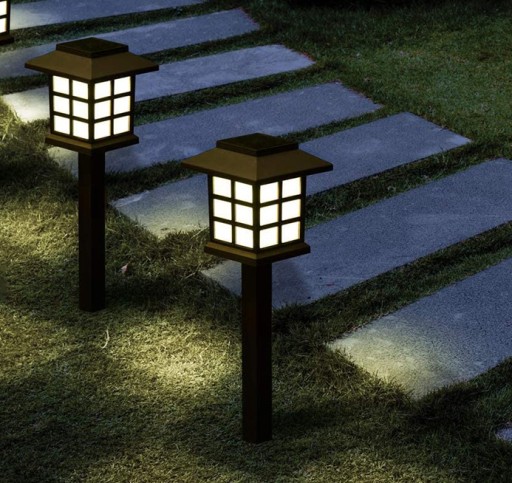 SOLÁRNE LED ZÁHRADNÉ LAMPY DOM