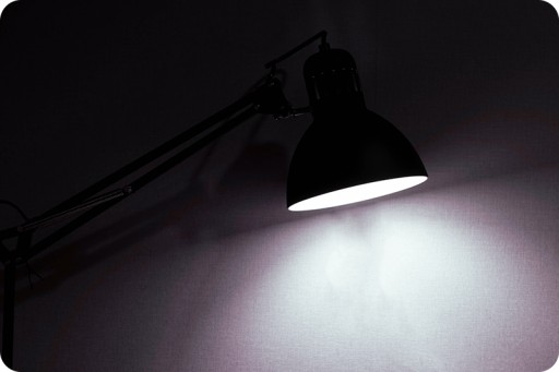 LED ŽIAROVKA C37 E27 VÝKON 10W SVIETOSŤ 800lm HRUBÝ ZÁVIT STUDENÁ FARBA 6000K