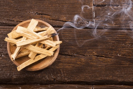 PALO SANTO KADIDLO + SÚPRAVA BUNDLE BIELEJ ŠALVI