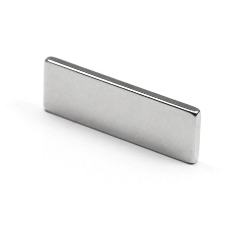 NEODYMOVÝ MAGNET 30x15x2 mm TANIER SILNÝ