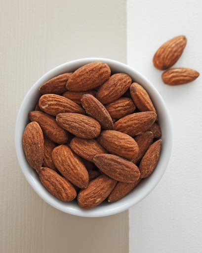 Celé pražené solené mandle 250g pražené mandle so soľou Chrumkavá SNACK