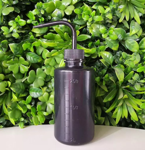 FĽAŠOVÝ NÁDOBNÝ ROZPRAŠOVAČ NA UMÝVANIE OČNÝCH RIAS 250 ml Prima Derma