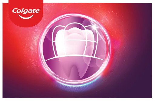 COLGATE Max White Ultra bieliaca pasta 50 ml + ZDARMA
