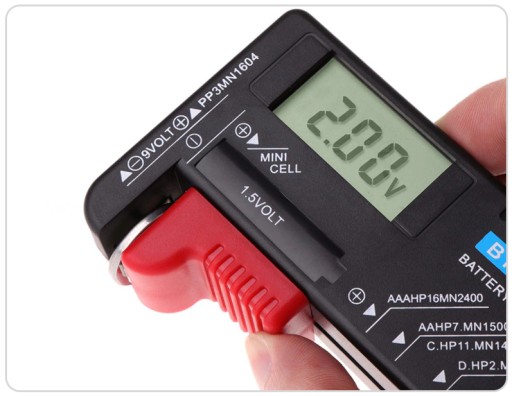 UNIVERZÁLNY DIGITÁLNY TESTER BATÉRIOVÝ METER VOLTMETER AA AAA