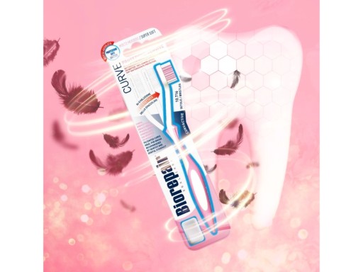 Zakrivená zubná kefka Biorepair Curve Protection