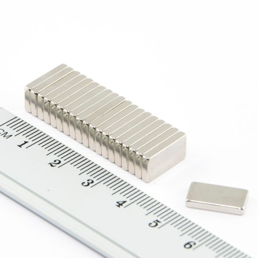 NEODYMOVÝ MAGNET TANIER 13x7x2 N38 - 15 KS