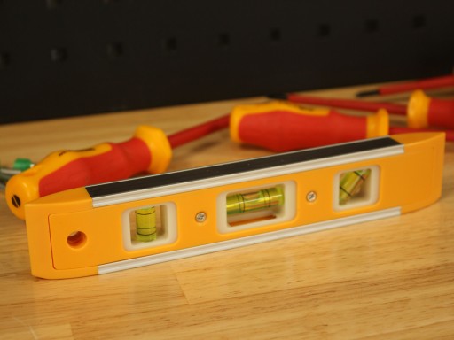 Mini magnetická vodováha pre elektrikára, 22,5 cm