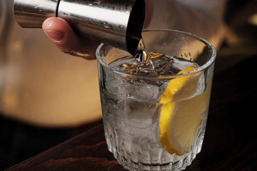 Barmanská odmerka 15/30 ml so širokou šálkou