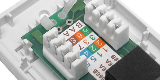 Zásuvka 1x RJ45/8P8C UTP cat.5E povrchové LSA kontakty