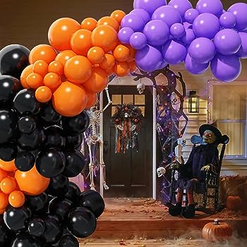 Čierne, oranžové a fialové balóny na Halloween