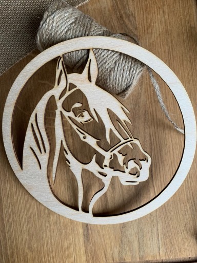 Podstavec Markram so vzorom konskej hlavy, dekor, 20 cm