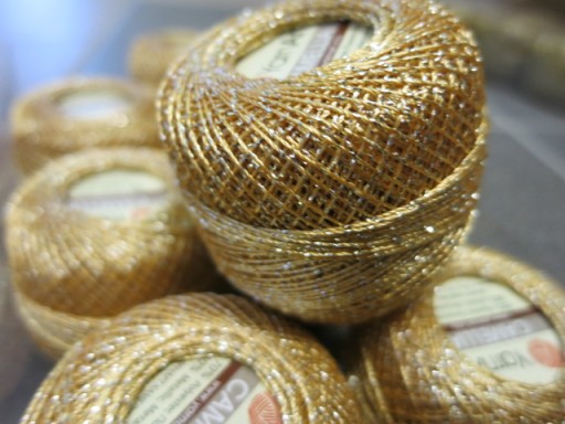 Šnúrka Camellia Yarn Art, metalizovaná, 419 zlato