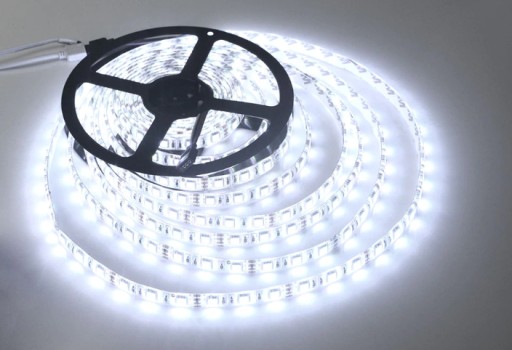 300 LED PÁS, biely LED PÁS S NAPÁJOM ZZ