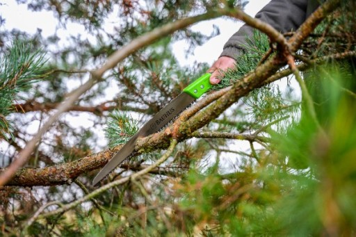 RUČNÁ PÍLA NA KONÁRE ZÁHRADNÝCH STROMOV, STYROPENOVÁ, S POUZDROM, ostrá, zúbkovaná
