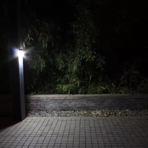 SLNEČNÁ LAMPA S SNÍMAČOM POHYBU A SÚMRAK 100LED