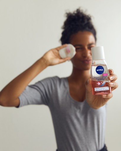 NIVEA Dvojfázový odličovač očí s vitamínom C bez trenia 125ml