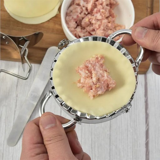 KOVOVÁ FORMA, STROJ KNEDLÍ, KRÁJAČ, VÝROBOK OCEĽOVÝCH KNEDLÍ