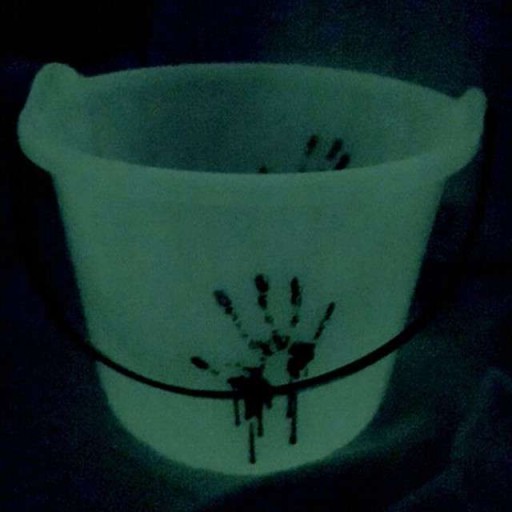 BUCKET OF BLOOD cukríky sladkosti ŽIARAJÚCE uv GLOW
