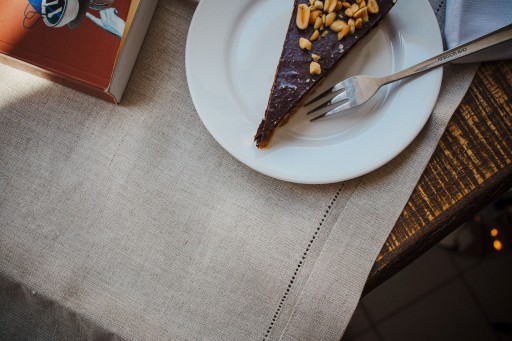 Prírodné ľanové prestieranie NA MIERU, lemovanie RUČNÁ