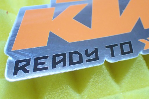 NÁLEPKA KTM PRIPRAVENÁ NA >> PRETEKY NÁLEPKA 11,5 x 4,9 cm
