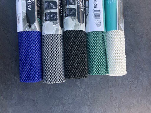 PROTIŠMYKOVÁ OCHRANNÁ PODLOŽKA 45X125 VEĽKÝ STARÝ NA VRCH ZÁSUVKY