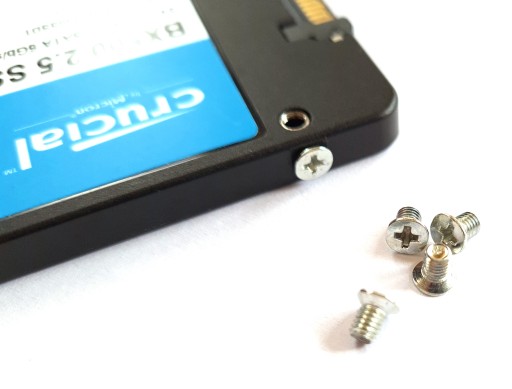 SADA SKRUTKOV PRE RÁM DISKU HDD SSD LAPTOP 2.5