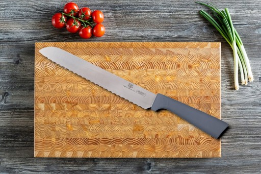 DOMÁCI GASTRONOMICKÝ NÔŽ DLHÝ NA CHLEBA CHLEBOVÝ PLÁŠKA SO ZUBMI 20 CM