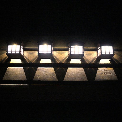 LED SOLÁRNA LAMPA SO SNÍMAČOM DO VONKAJŠEJ ZÁHRADY