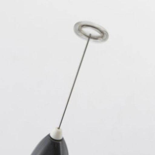 ELEKTRICKÝ RUČNÝ SPIEŇOVAČ MLIEKA NA KÁVOVÉ DEZERTY MINI MIXÉR
