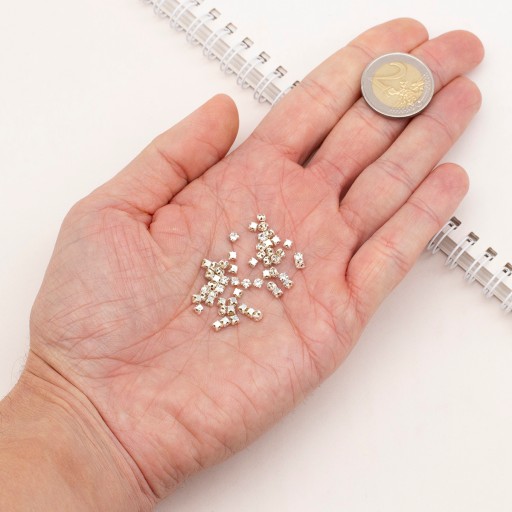 Kamienky na šitie, sklo/mosadz, okrúhle ploché číre 3x2,5 mm 144ks