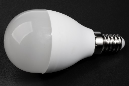 LED GUĽOVÁ žiarovka E14 7,5W = 60W 806lm 4000K OSRAM