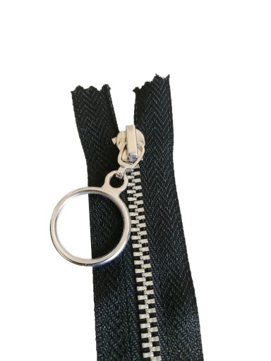 25 Kovový zips s rukoväťou 18cm 4mm