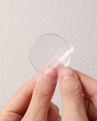 KĽÚČKA DVERÍ NÁRAZNÍK SAMOLEPIACI NA STENY 30mm*5mm ČIRÁ 12 ks