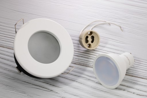 HALOGÉNové svietidlo Hermetický stropný podhľad + GU10 10W LED žiarovka