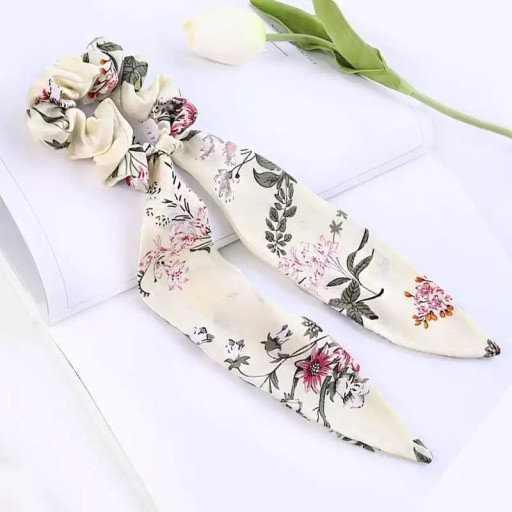 Gumička uviazaná do vlasov, dlhý šál, flo kvety, biela, elegantná