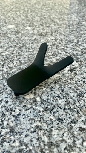 Jedinečný MAT BLACK moderný vešiak na nábytok SUPER