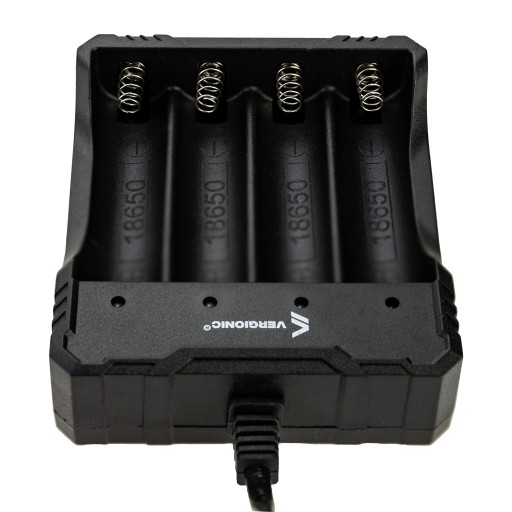 NABÍJAČKA PRE 4 BATÉRIE LI-ION 18650 3,7V AC 100-240V CV 1200 MA QUAD