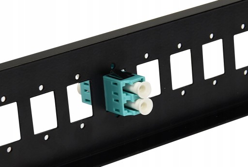 HLAVOVÝ KONEKTOR ADAPTÉRA OPTICKÉ VLÁKNA MULTIMODE MM LC DUPLEX OM3