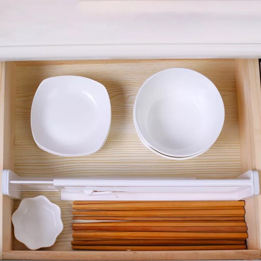 Organizér, nastaviteľná prepážka pre šatníkovú zásuvku 27 - 45 cm