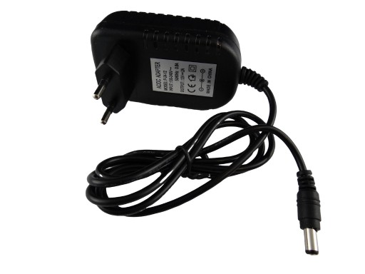 Zásuvný spínaný zdroj LED 12V 2A DC 24W
