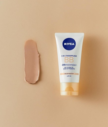 NIVEA BB 5v1 denný krém SPF 15 - svetlý odtieň