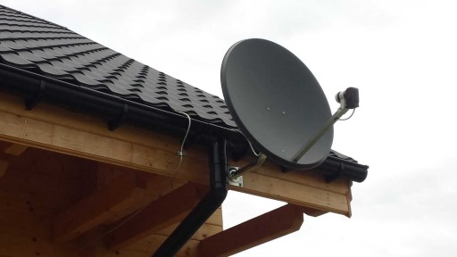 ANTÉNNY DRŽÁK PRE POZEMNÚ SATELITNÚ ANTÉNU 20CM
