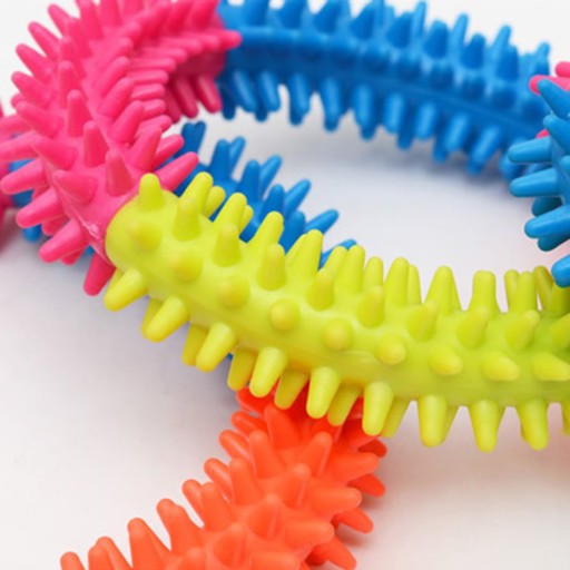 Veľké farebné hryzátko pre psov, hračka Soft Ring, 15 cm, hroty