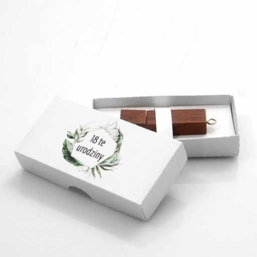 Drevená krabička na TS pendrive k 18. narodeninám