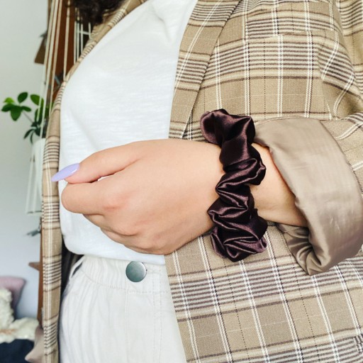 Saténová scrunchie kravata do vlasov Tmavá čokoláda