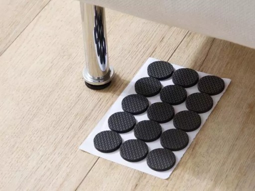 Samolepiace okrúhle penové podložky pod nábytok