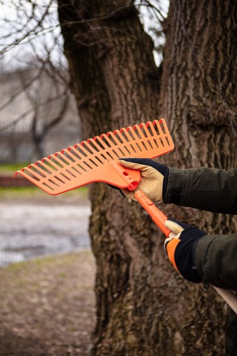 NEO HRABĽA NA LÍSTIE, STREDNÁ 460mmX240MM PLASTOVÁ TANIEČKA POZOR 95-043