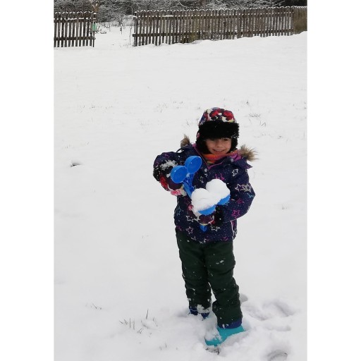 ŚNIEŻKOMAT SNOWBALL Zariadenie na výrobu dvojitých snehových gúľ
